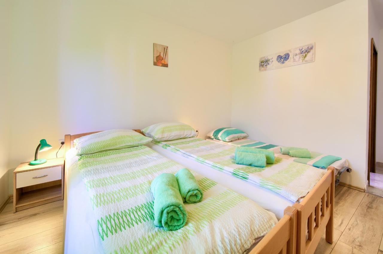 Apartman Mihael Malinska Exterior foto