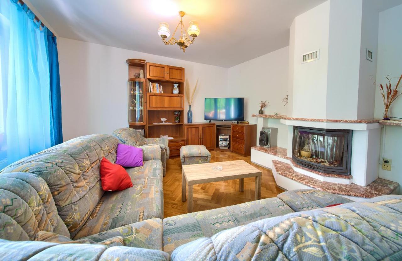 Apartman Mihael Malinska Exterior foto