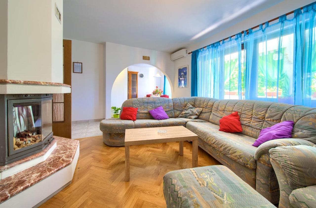 Apartman Mihael Malinska Exterior foto