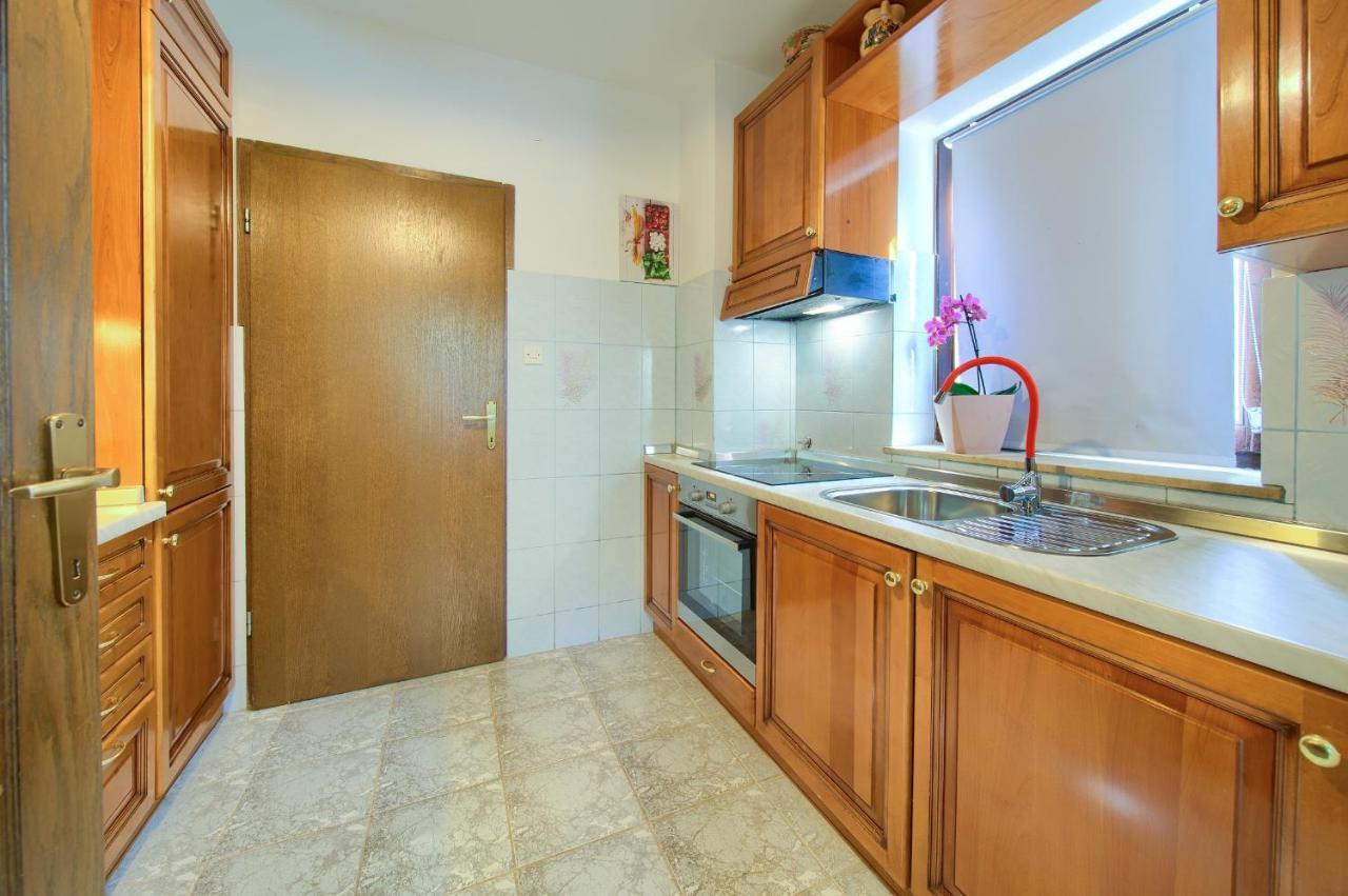 Apartman Mihael Malinska Exterior foto