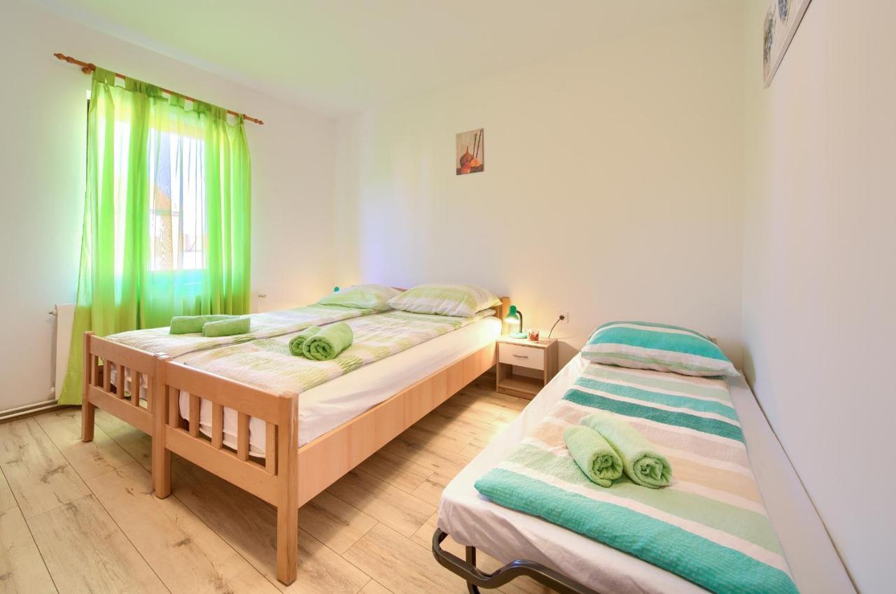 Apartman Mihael Malinska Exterior foto